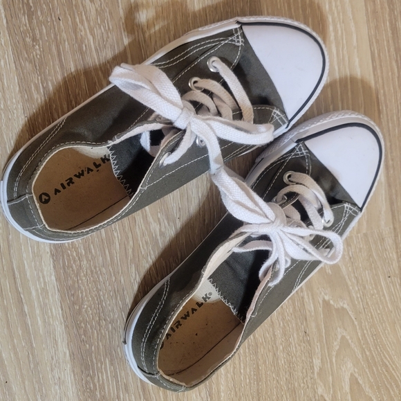 Airwalk Canvas Green Womens Sneakers - Picture 4 of 6